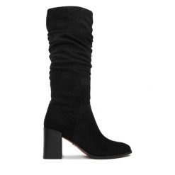 Kozaki Nine West. Czarne kozaki Nine West, bez wzorów, bez obcasa, na słupku, bez zapięcia. Za 299.99 zł.
