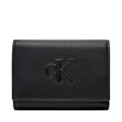 Mały Portfel Damski Calvin Klein Jeans. Czarne portfele Calvin Klein Jeans, bez wzorów, z jeansu. Za 189.99 zł.