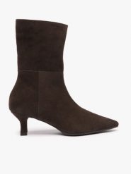 Ciemnobrązowe wyższe botki na szpilce. Brązowe botki Ryłko, bez wzorów, ze skóry, eleganckie, bez obcasa, na szpilce, bez zapięcia. Za 529.99 zł.