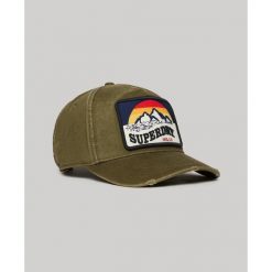 Damska czapka typu trucker Superdry. Zielone czapki z daszkiem Superdry, bez wzorów, vintage. Za 148.05 zł.