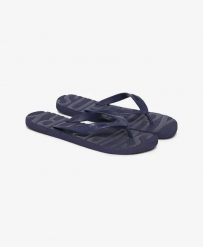 Superdry Klapki Core Logo z gumy – RICH NAVY TONAL. Niebieskie klapki Superdry, bez wzorów, z gumy, klasyczne, bez obcasa, bez zapięcia. Za 94.45 zł.