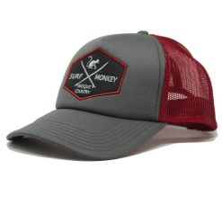 Czapka Trucker z wyściółką / Rozmiar uniwersalny (Szary/Czerwony). Szare czapki z daszkiem SURF MONKEY, z aplikacjami, z poliesteru, sportowe. Za 159.95 zł.