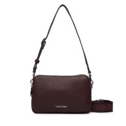 Torebka Calvin Klein. Brązowe listonoszki Calvin Klein, bez wzorów, bez dodatków. Za 409.99 zł.