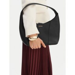 Torebka GINO ROSSI. Czarne torebki klasyczne Gino Rossi, bez wzorów, klasyczne, bez dodatków. Za 469.99 zł.