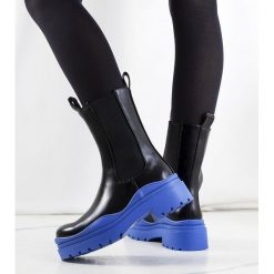 BM Czarne botki z niebieską podeszwą Nester. Czarne botki BM, bez wzorów, z materiału, klasyczne, bez obcasa, bez zapięcia. Za 129.00 zł.