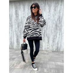 Bluza Zebra Black&White. Czarne bluzy ClothStore, bez wzorów, z bawełny, bez kaptura. Za 169.00 zł.