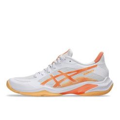 Lekkie buty sportowe ASICS — 1 kg. Białe buty treningowe ASICS, bez wzorów, bez zapięcia, na fitness i siłownię. Za 612.40 zł.