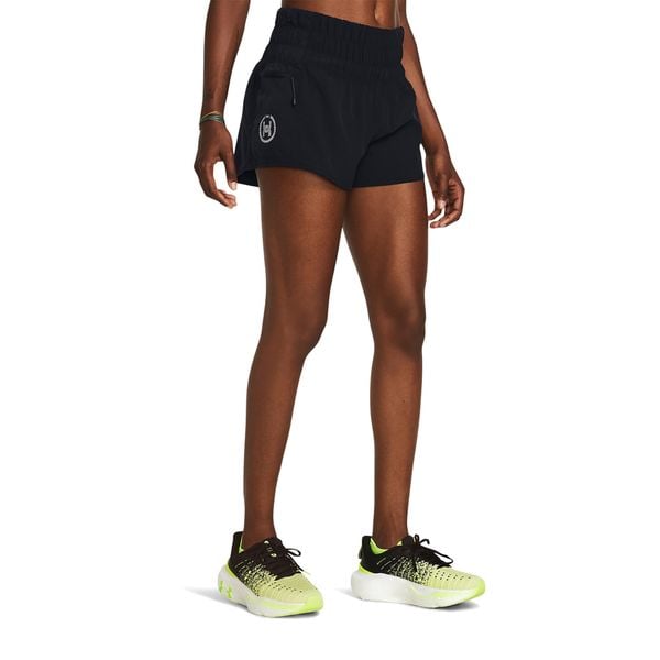 Spodenki do biegania damskie Under Armour Run Anywhere. Czarne szorty Under Armour, bez wzorów, sportowe. Za 209.99 zł.