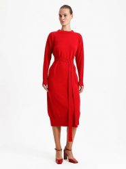 BGN Sukienka dzianinowa w kolorze czerwonym rozmiar: 38. Czerwone sukienki BGN, na co dzień, bez wzorów, z dzianiny, bez kołnierzyka, bez ramiączek, midi, proste. Za 118.56 zł.