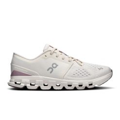 ON Cloud X 4 W Ivory | Heron Buty damskie treningowe. Białe buty treningowe On, bez wzorów, z gumy, bez zapięcia, na fitness i siłownię. Za 699.00 zł.