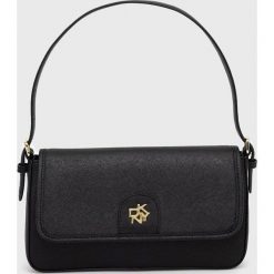 Dkny torebka skórzana kolor czarny. Czarne listonoszki DKNY, bez wzorów, na ramię, bez dodatków. Za 909.99 zł.