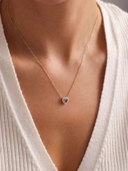 Heliophilia Srebrny naszyjnik z elementem ozdobnym rozmiar: onesize. Szare naszyjniki Heliophilia, z materiału, srebrne. Za 56.99 zł.