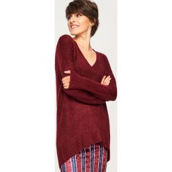 Sweter z dekoltem w serek - Bordowy. Czerwone swetry Reserved, l, bez wzorów, bez ramiączek. Za 59.99 zł.