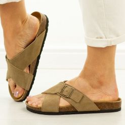 Taupe skórzane klapki damskie Filippo Dk7919/26. Klapki Filippo, bez wzorów, z jeansu, casualowe, bez obcasa, bez zapięcia. Za 159.00 zł.