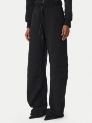 Just Cavalli Spodnie dresowe 81PAAE22 CF102 Czarny Regular Fit. Czarne spodnie dresowe Just Cavalli, bez wzorów, z dresówki. Za 1,309.00 zł.