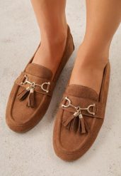 Brązowe Mokasyny VICES z Modnymi Chwostami z Imitacji Zamszu z Wkładką z Naturalnej Skóry Calirea. Brązowe mokasyny Born2be, z aplikacjami, z jeansu. Za 89.99 zł.