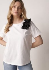 Biało-Czarny Klasyczny T-shirt z Bawełny Zdobiony Aplikacją 3D w Kształcie Kwiatów Noebel. Białe t-shirty Born2be, l, z aplikacjami, z bawełny, eleganckie, bez kołnierzyka, bez ramiączek. Za 59.99 zł.