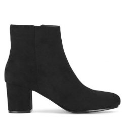 Botki JENNY. Czarne botki Jenny, bez wzorów, bez obcasa, na słupku, bez zapięcia. Za 97.99 zł.