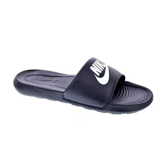 Klapki damskie Nike Victori One Slide. Czarne klapki Nike, bez wzorów, sportowe, bez obcasa, bez zapięcia. Za 149.99 zł.