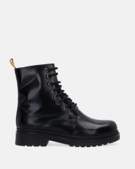 SKÓRZANE CZARNE BOTKI 02350191 BLACK. Czarne botki Venezia, bez wzorów, ze skóry, bez obcasa, bez zapięcia. Za 229.00 zł.