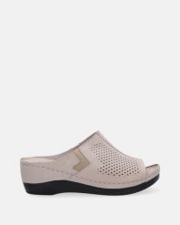 KLAPKI DAMSKIE W KOLORZE SZARYM VE-049 SGREY. Szare klapki Venezia, bez wzorów, ze skóry, bez obcasa, na koturnie, bez zapięcia. Za 259.00 zł.