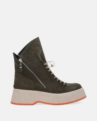 ZIELONE BOTKI Z NUBUKU 53C0779 KHAKI. Brązowe botki Venezia, bez wzorów, z nubiku, bez obcasa, bez zapięcia. Za 339.00 zł.