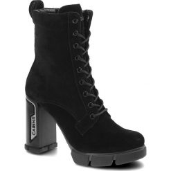 Czarne Botki Carinii Damskie Eleganckie Buty Na Słupku. Czarne botki Carinii, z aplikacjami, eleganckie, bez obcasa, na słupku, bez zapięcia. Za 569.00 zł.