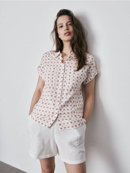 Koszula z wiskozy - wielobarwny. Koszule Reserved, bez wzorów, z wiskozy, bez kołnierzyka, bez ramiączek. W wyprzedaży za 19.99 zł.