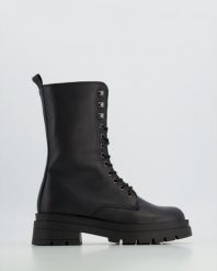 CZARNE WORKERY 7715193 YUC NERO. Czarne botki Venezia, bez wzorów, ze skóry, bez obcasa, bez zapięcia. Za 259.00 zł.