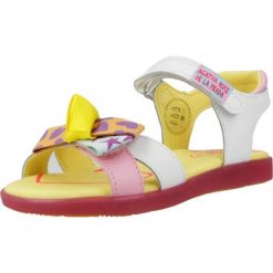 Sandały AGATHA RUIZ DE LA PRADA 242961A Biały. Białe sandały Agatha Ruiz de la Prada, bez wzorów, ze skóry, bez obcasa, bez zapięcia. Za 259.08 zł.