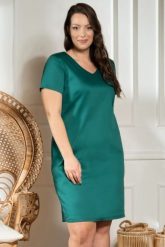 A Sukienka ekskluzywna bawełniana tkanina ołówkowa krótki rękaw MARISA butelkowa zieleń. Zielone sukienki KARKO, do pracy, plus size, bez wzorów, z bawełny, biznesowe, bez kołnierzyka, plus size, bez ramiączek, midi, dopasowane. Za 69.50 zł.