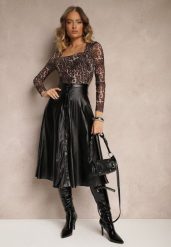 Czarna Spódnica z Ekoskóry High Waist o Rozkloszowanym Kroju na Napy i Guziki Ilalira. Czarne spódnice Renee, l, z aplikacjami, eleganckie, midi, dopasowane. W wyprzedaży za 63.99 zł.
