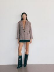 Marynarka oversize z dodatkiem wiskozy - wielobarwny. Marynarki i żakiety Reserved, l, bez wzorów, z tkaniny, bez ramiączek. W wyprzedaży za 199.99 zł.