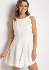 Biała Rozkloszowana Sukienka Ozdobiona Przeszyciami Evinini. Białe sukienki Born2be, m, bez wzorów, eleganckie, bez kołnierzyka, bez ramiączek, mini, rozkloszowane. W wyprzedaży za 76.49 zł.