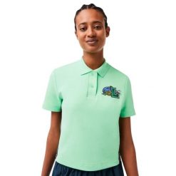 Koszulka damska Lacoste Holiday Regular Fit Organic Cotton Polo. Zielone t-shirty sportowe Lacoste, l, z aplikacjami, z bawełny, bez ramiączek, na golfa. Za 387.00 zł.