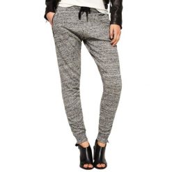Spodnie turystyczne damskie Superdry Luxe Fashion dresowe. Szare spodnie dresowe Superdry, bez wzorów, z bawełny, trekkingowe. Za 183.00 zł.
