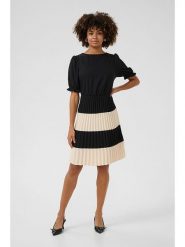 CULTURE Sukienka w kolorze czarnym rozmiar: XL. Czarne sukienki Culture, na co dzień, xl, bez wzorów, bez kołnierzyka, bez ramiączek, midi, proste. Za 173.99 zł.