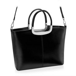 Klasyczna torebka skórzana BETLEWSKI BVP-124 CZARNY. Czarne torebki klasyczne Betlewski, bez wzorów, ze skóry, klasyczne, do ręki, duże, bez dodatków. Za 389.00 zł.