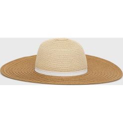 Lauren Ralph Lauren kapelusz kolor beżowy. Brązowe kapelusze Lauren Ralph Lauren, bez wzorów. W wyprzedaży za 239.99 zł.