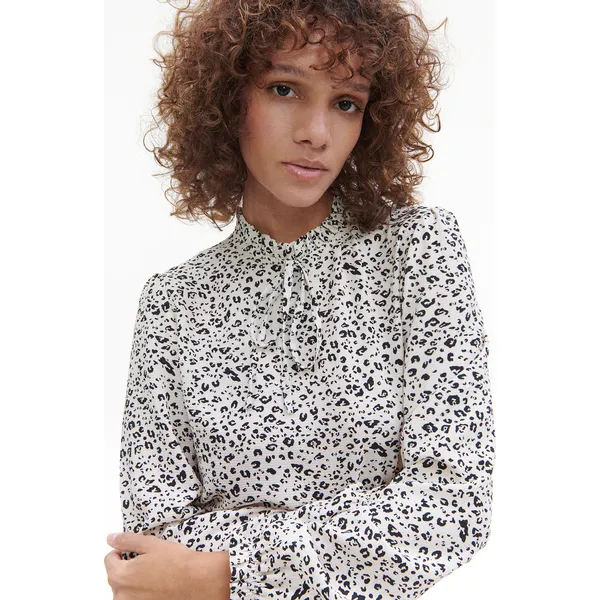 Bluza z dekoracyjną stójką - Beżowy. Brązowe bluzy Reserved, bez wzorów, bez ramiączek, bez kaptura. Za 79.99 zł.