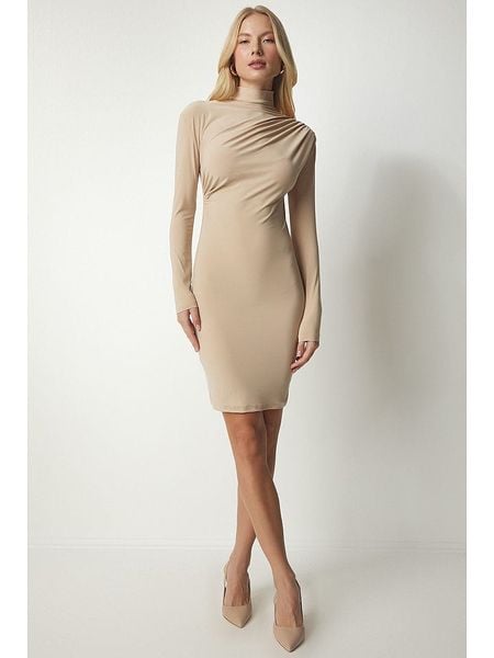 Happiness Istanbul Sukienka w kolorze beżowym rozmiar: S/M. Brązowe sukienki Happiness Istanbul, m, bez wzorów, bez kołnierzyka, bez ramiączek, mini. Za 56.99 zł.