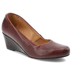 Bordowe Czółenka Maciejka Damskie Półbuty Na Koturnie. Czerwone czółenka Maciejka, bez wzorów, z materiału, eleganckie, bez obcasa, na koturnie. Za 229.00 zł.