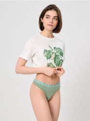 Majtki stringi 3 pack - wielobarwny. Stringi Sinsay, bez wzorów. Za 14.99 zł.