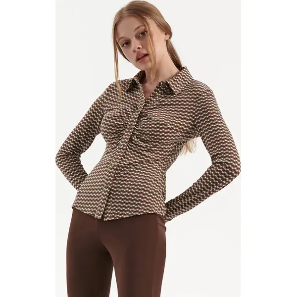 Koszula slim fit z marszczeniem Retro - Wielobarwny. Koszule House, l, bez wzorów, retro, bez kołnierzyka, bez ramiączek. Za 79.99 zł.