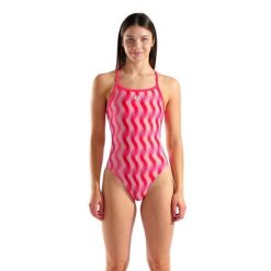 Strój Kąpielowy Damski Arena Ripple Print Swimsuit. Czerwone stroje jednoczęściowe Arena, bez wzorów, sportowe. Za 259.99 zł.