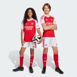 Szorty Arsenal 25/26 Home Kids. Białe szorty adidas, bez wzorów, sportowe. Za 179.00 zł.