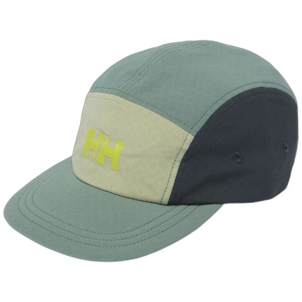 Czapka 5-panelowa Helly Hansen Cascade Shield. Zielone czapki z daszkiem Helly Hansen, bez wzorów, z elastanu. Za 253.75 zł.