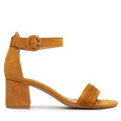 Sandały Maciejka. Żółte sandały Maciejka, bez wzorów, bez obcasa, na słupku, bez zapięcia. Za 299.99 zł.