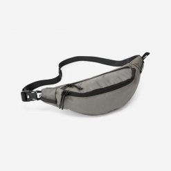 Torebka nerka ripstop 2 kieszenie. Czarne nerki i saszetki Decathlon, bez wzorów, z materiału, duże, bez dodatków. Za 39.99 zł.