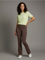 Legginsy flare - brązowy. Brązowe legginsy Sinsay, bez wzorów. Za 29.99 zł.